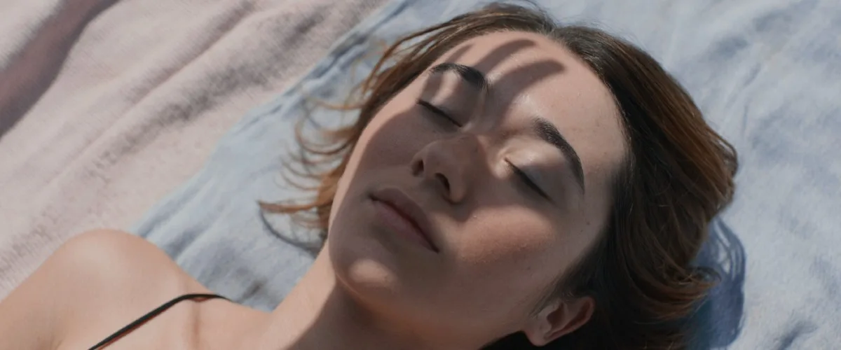 Forastera Movie Review