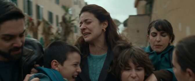 Familia Film Review