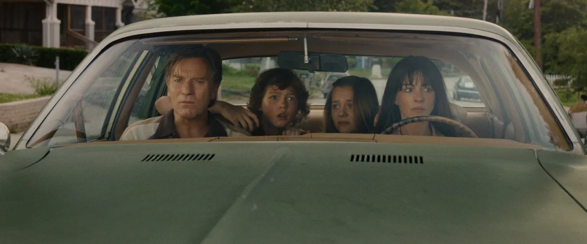 End of Oak Street Anne Hathaway Ewan McGregor Movie Review