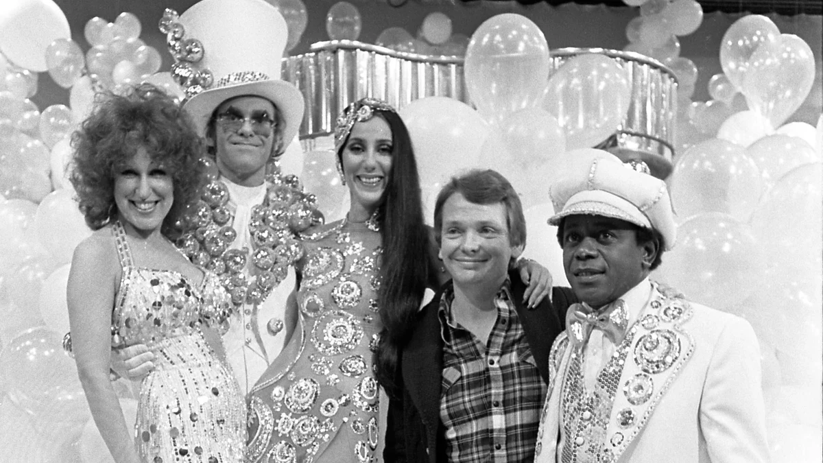 Making Fashion Fun: Bob Mackie (1939-2026)